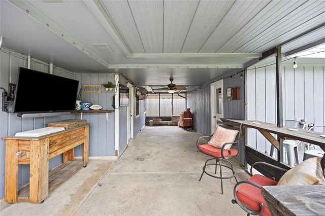 1809 20th Avenue N, Texas City, TX 77590