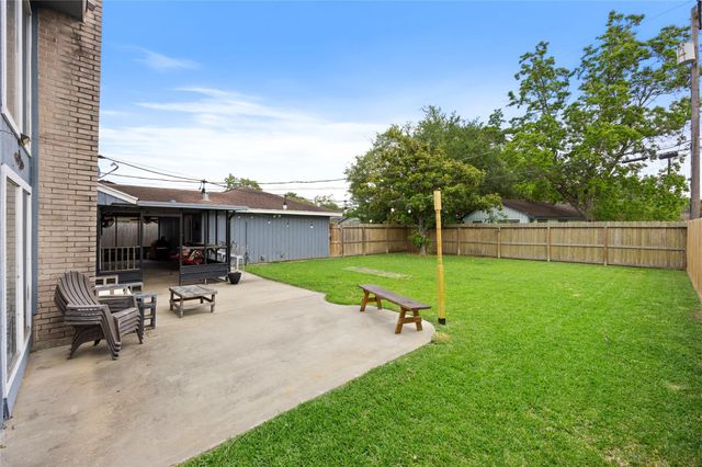 1809 20th Avenue N, Texas City, TX 77590