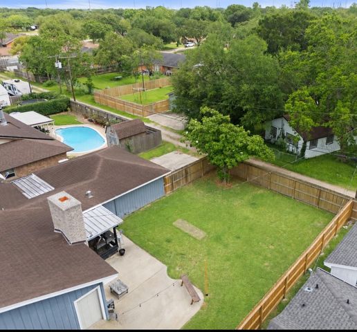 1809 20th Avenue N, Texas City, TX 77590