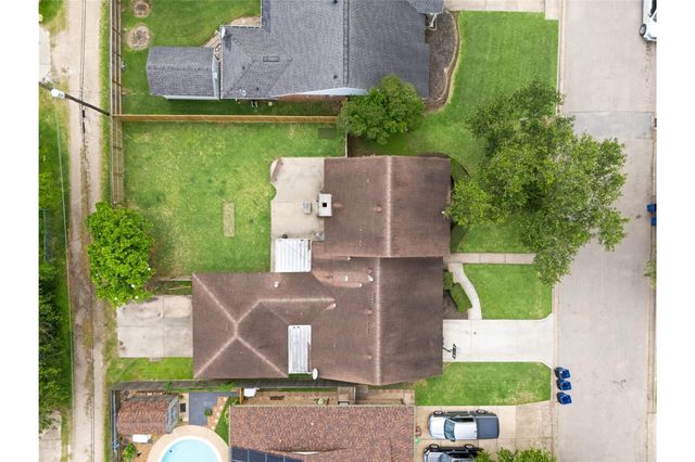 1809 20th Avenue N, Texas City, TX 77590
