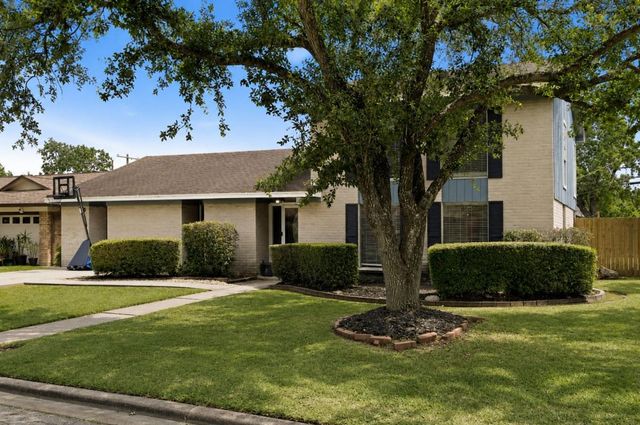 1809 20th Avenue N, Texas City, TX 77590