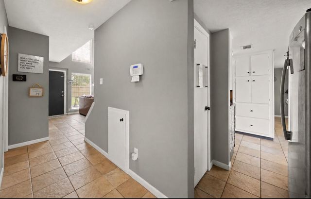 1809 20th Avenue N, Texas City, TX 77590