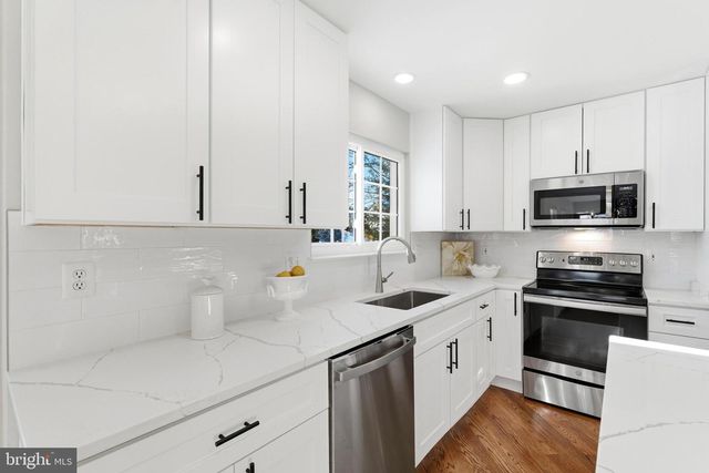 613 BRIAN THOMAS CT SE, Leesburg, VA 20175