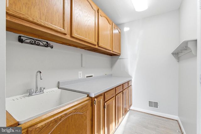 613 BRIAN THOMAS CT SE, Leesburg, VA 20175