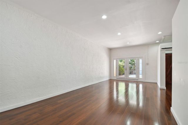 1925 52ND STREET S, Gulfport, FL 33707