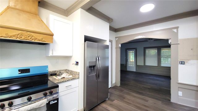 735 MONTREVILLE AVE, Deland, FL 32724