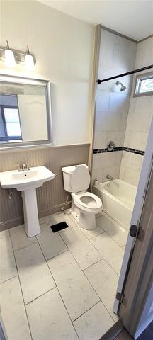 735 MONTREVILLE AVE, Deland, FL 32724