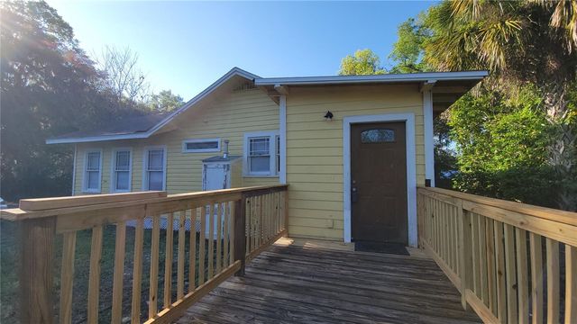 735 MONTREVILLE AVE, Deland, FL 32724