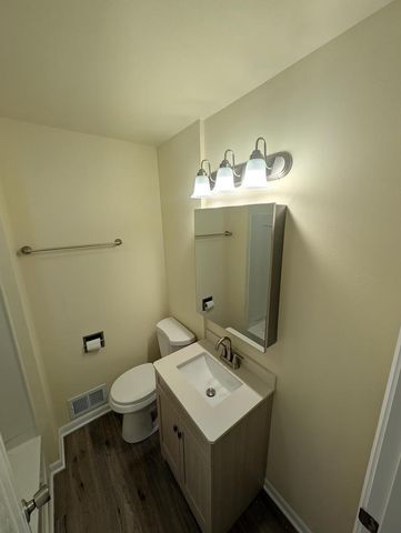 1920 W Memorial Drive, Janesville, WI 53548