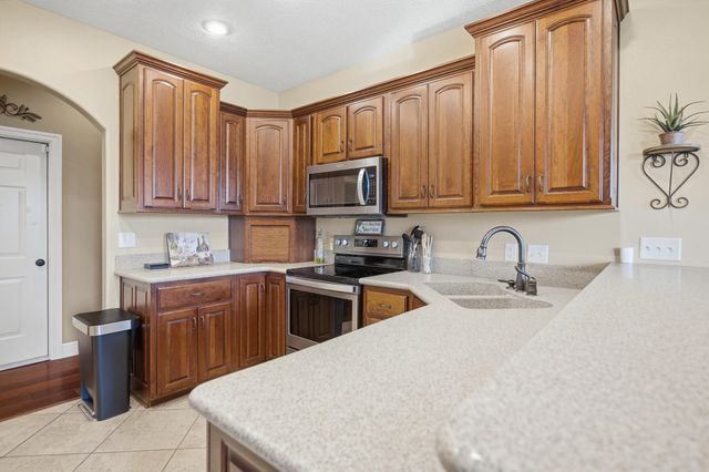 2545 Copperwood Drive, Lebanon, MO 65536