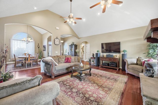 2545 Copperwood Drive, Lebanon, MO 65536