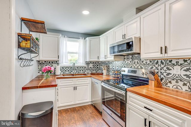 208 ELM ST, Annville, PA 17003