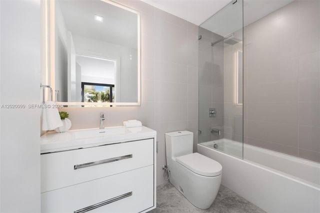 204 Sunrise Dr 204B, Key Biscayne, FL 33149