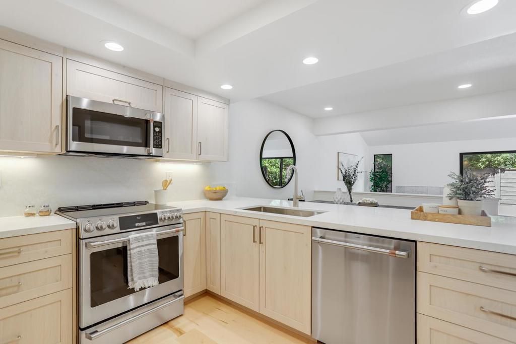 Image 14 of property listing at 223 Saratoga Avenue, Santa Clara, CA 95050