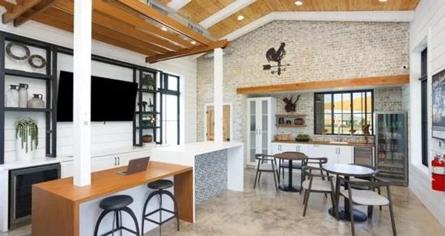 162 Hayloft LN, Elgin, TX 78621