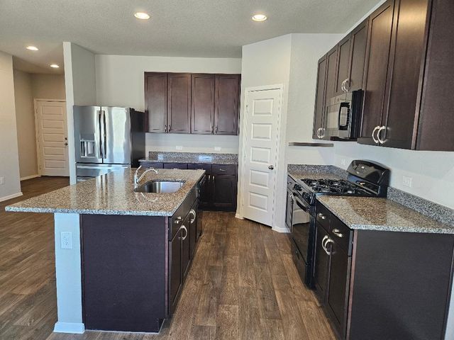 162 Hayloft LN, Elgin, TX 78621