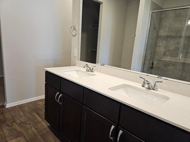 162 Hayloft LN, Elgin, TX 78621