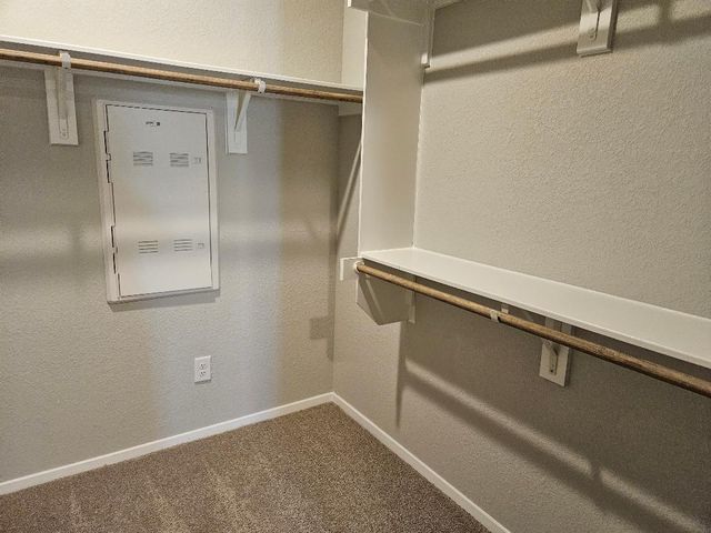 162 Hayloft LN, Elgin, TX 78621