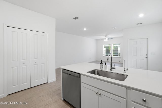 3976 ORNAMENTAL Lane, Jacksonville, FL 32217