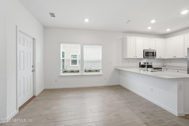 3976 ORNAMENTAL Lane, Jacksonville, FL 32217