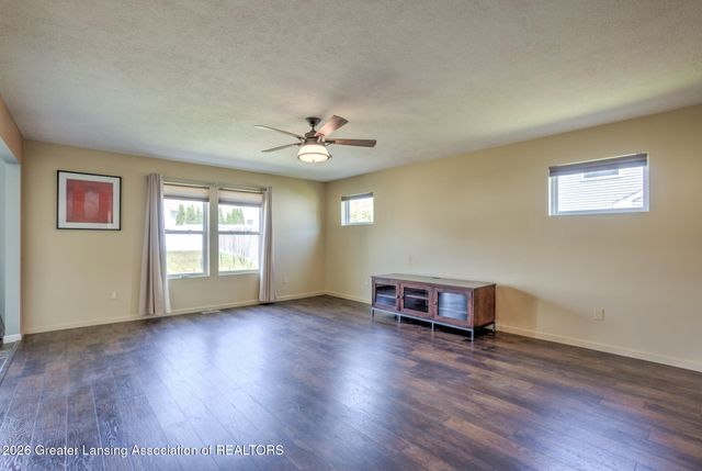 60 Lake Ridge Drive, Mason, MI 48854
