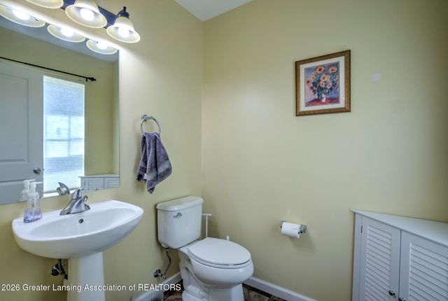 60 Lake Ridge Drive, Mason, MI 48854