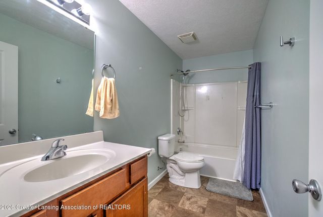 60 Lake Ridge Drive, Mason, MI 48854