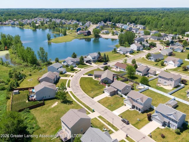 60 Lake Ridge Drive, Mason, MI 48854