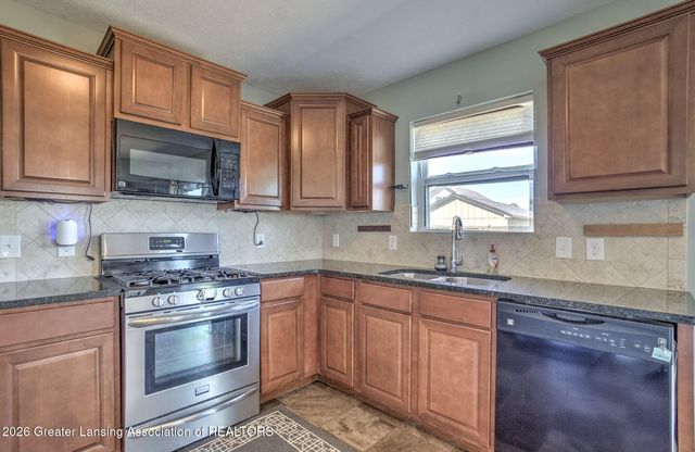 60 Lake Ridge Drive, Mason, MI 48854
