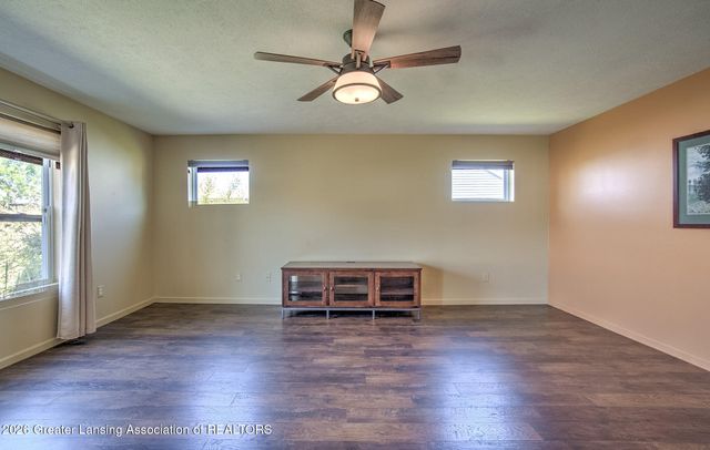 60 Lake Ridge Drive, Mason, MI 48854