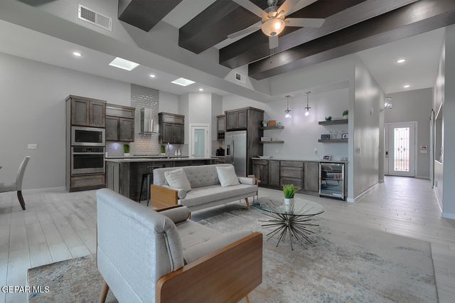 2228 MIKE PRICE Drive, El Paso, TX 79938