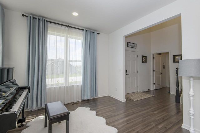 W241N5660 Maple Grove LANE, Sussex, WI 53089