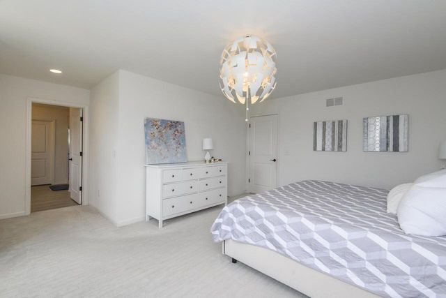 W241N5660 Maple Grove LANE, Sussex, WI 53089