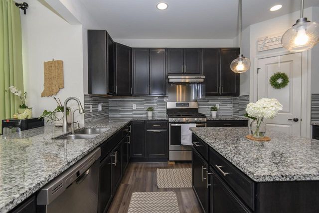 W241N5660 Maple Grove LANE, Sussex, WI 53089