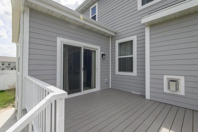 W241N5660 Maple Grove LANE, Sussex, WI 53089
