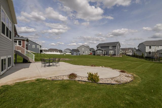 W241N5660 Maple Grove LANE, Sussex, WI 53089
