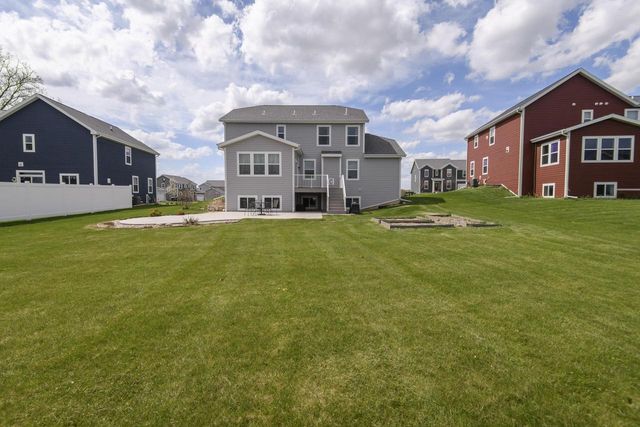 W241N5660 Maple Grove LANE, Sussex, WI 53089