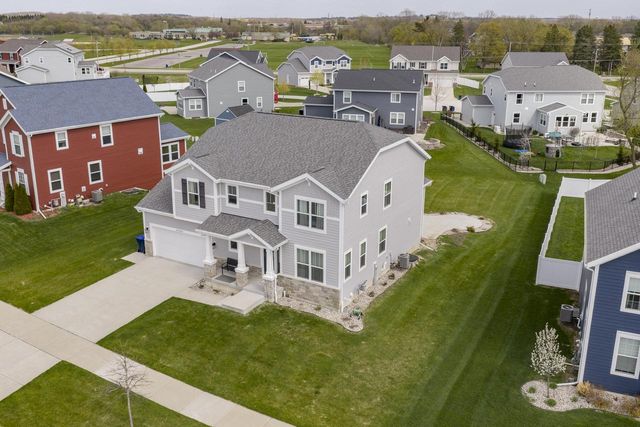 W241N5660 Maple Grove LANE, Sussex, WI 53089