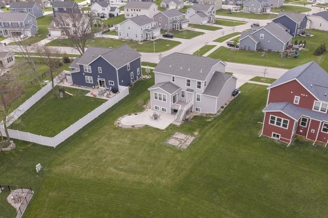 W241N5660 Maple Grove LANE, Sussex, WI 53089