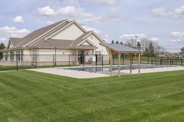 W241N5660 Maple Grove LANE, Sussex, WI 53089