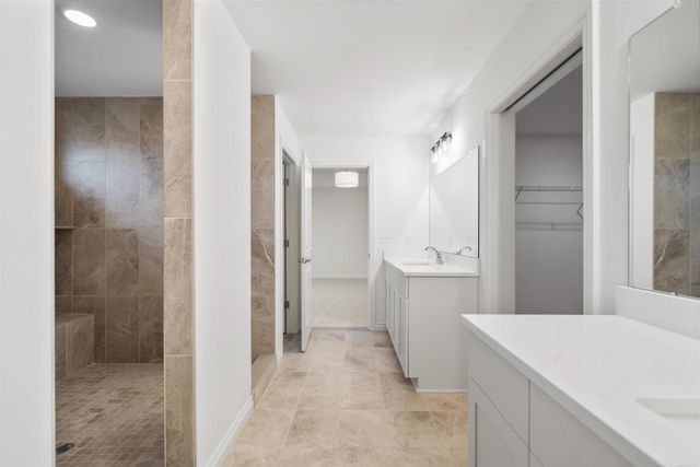 55735 Bay Oaks Court 5, Shelby Twp, MI 48315