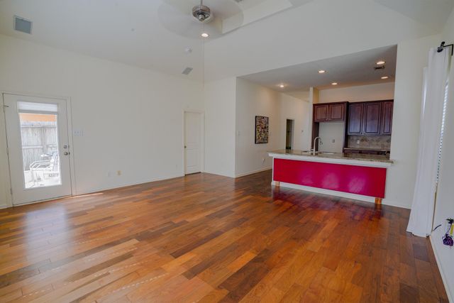 6047 Yale Street, Houston, TX 77076