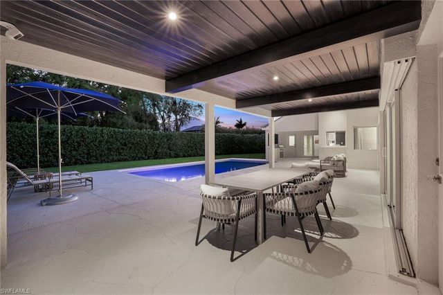 812 TALLOW TREE CT, Naples, FL 34108