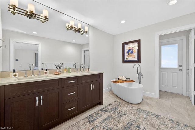 812 TALLOW TREE CT, Naples, FL 34108