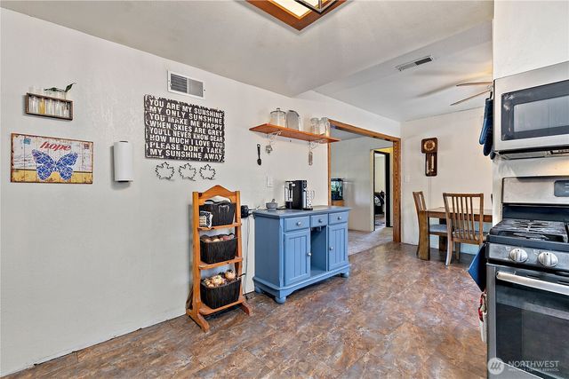 1229 Browns Point Boulevard, Tacoma, WA 98422