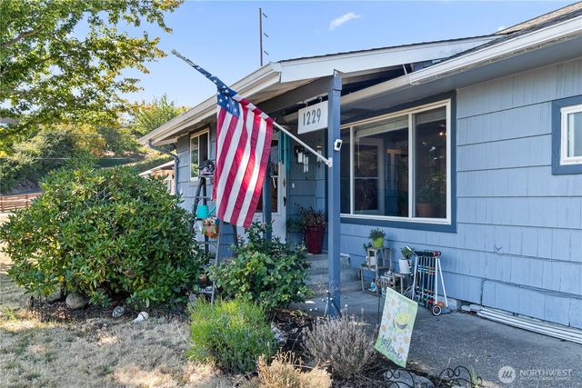 1229 Browns Point Boulevard, Tacoma, WA 98422