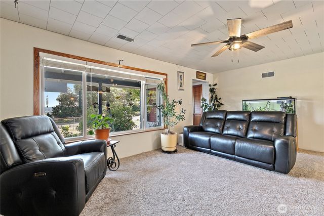 1229 Browns Point Boulevard, Tacoma, WA 98422