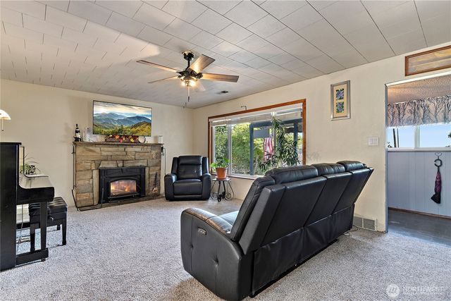 1229 Browns Point Boulevard, Tacoma, WA 98422