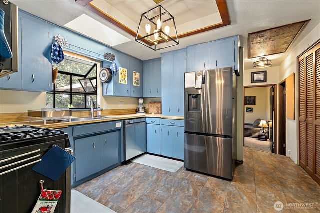 1229 Browns Point Boulevard, Tacoma, WA 98422