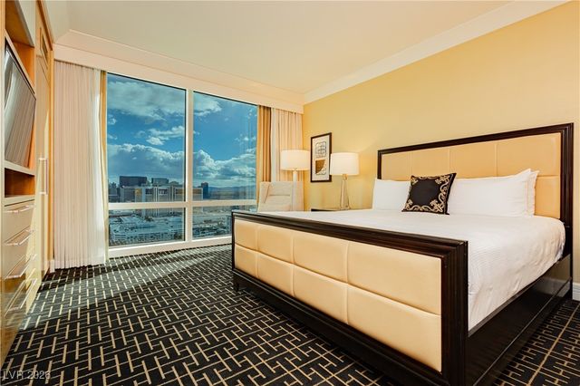 2000 Fashion Show Drive 3526, Las Vegas, NV 89109